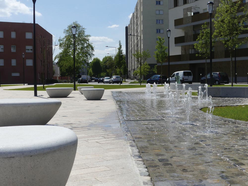 Place Manouchian à Saint-Denis