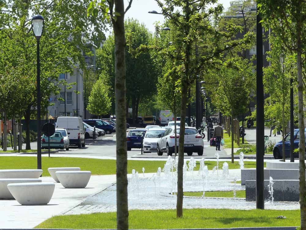 Place Manouchian à Saint-Denis