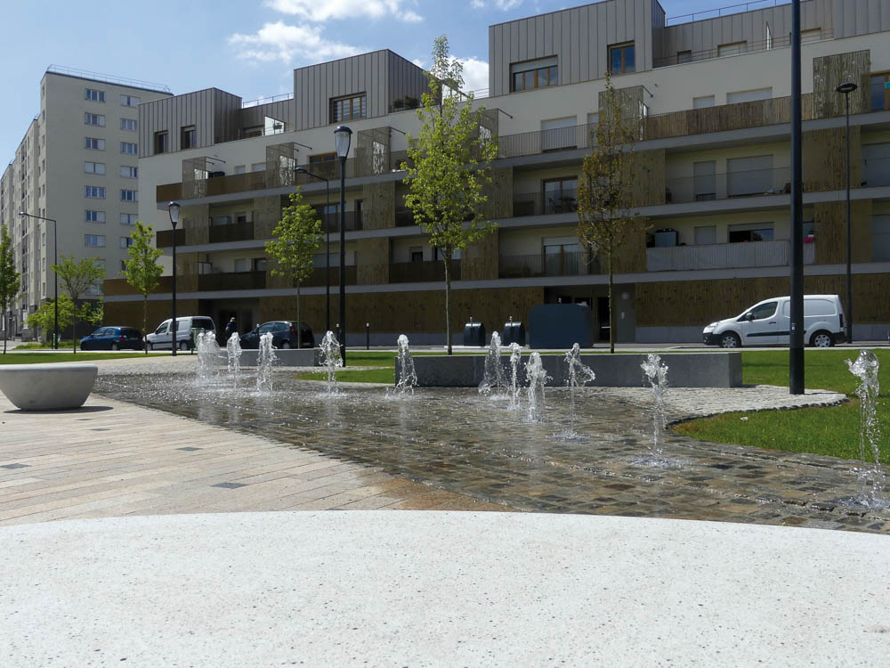 Place Manouchian à Saint-Denis