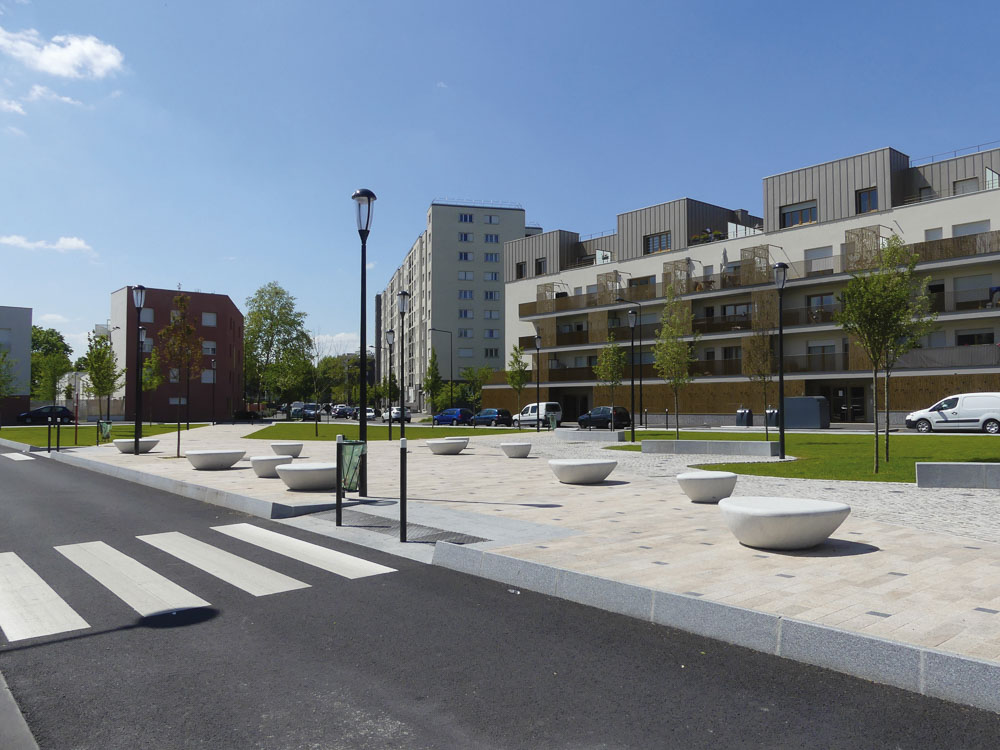 Place Manouchian à Saint-Denis