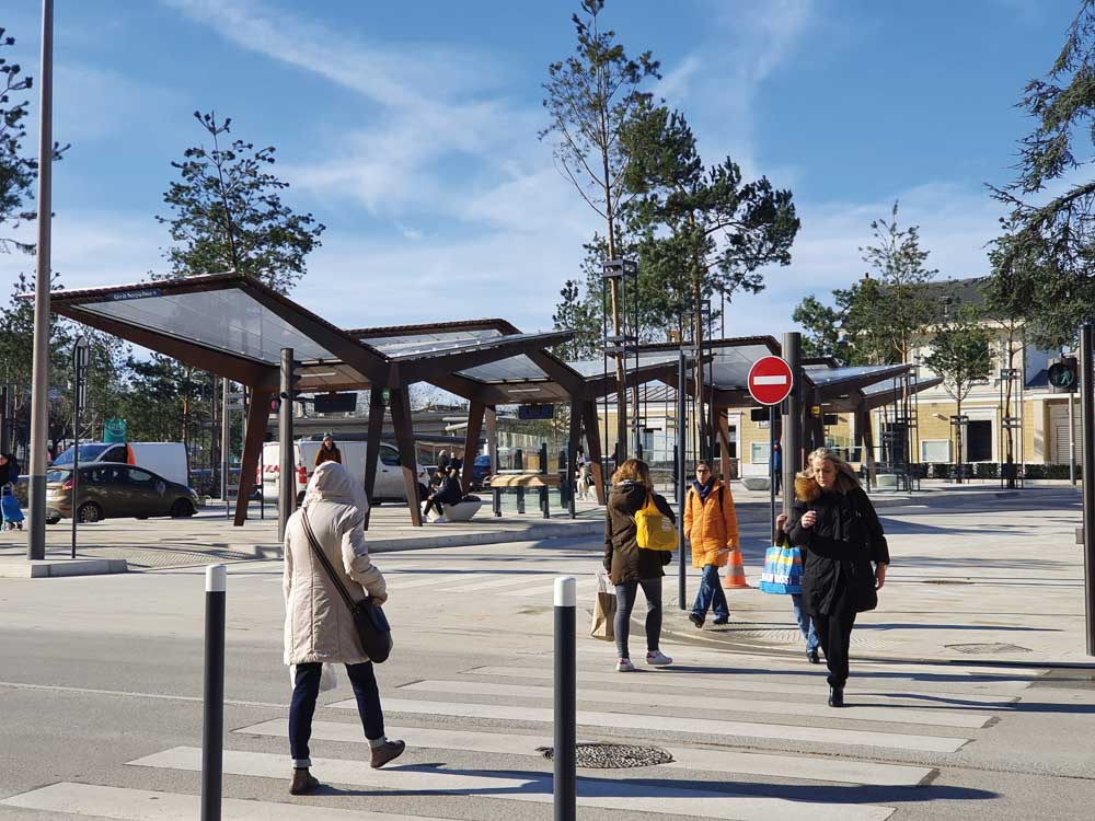 Place de la gare de Bourg-la-Reine