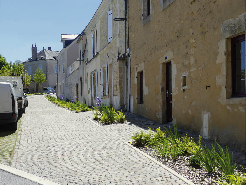 Place des terrasses à Durtal