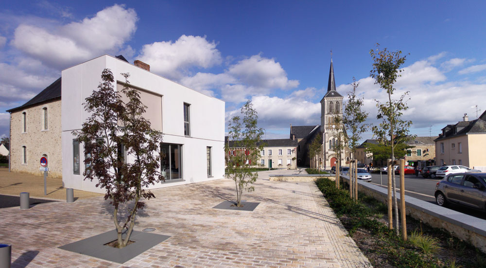 Loiron mairie et centre bourg