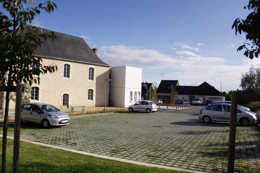 Loiron mairie et centre bourg