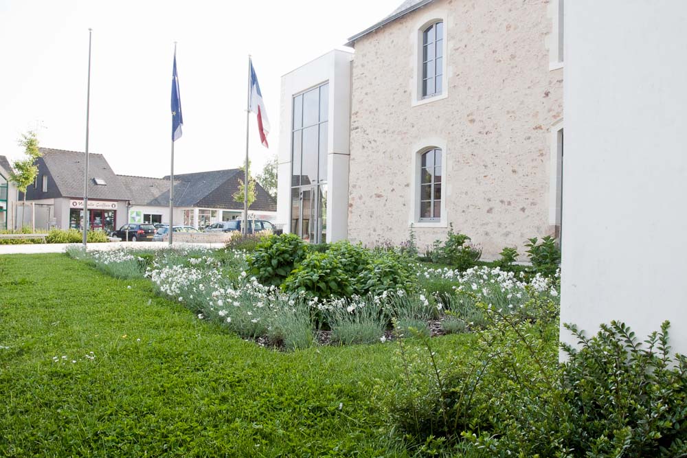 Loiron mairie et centre bourg